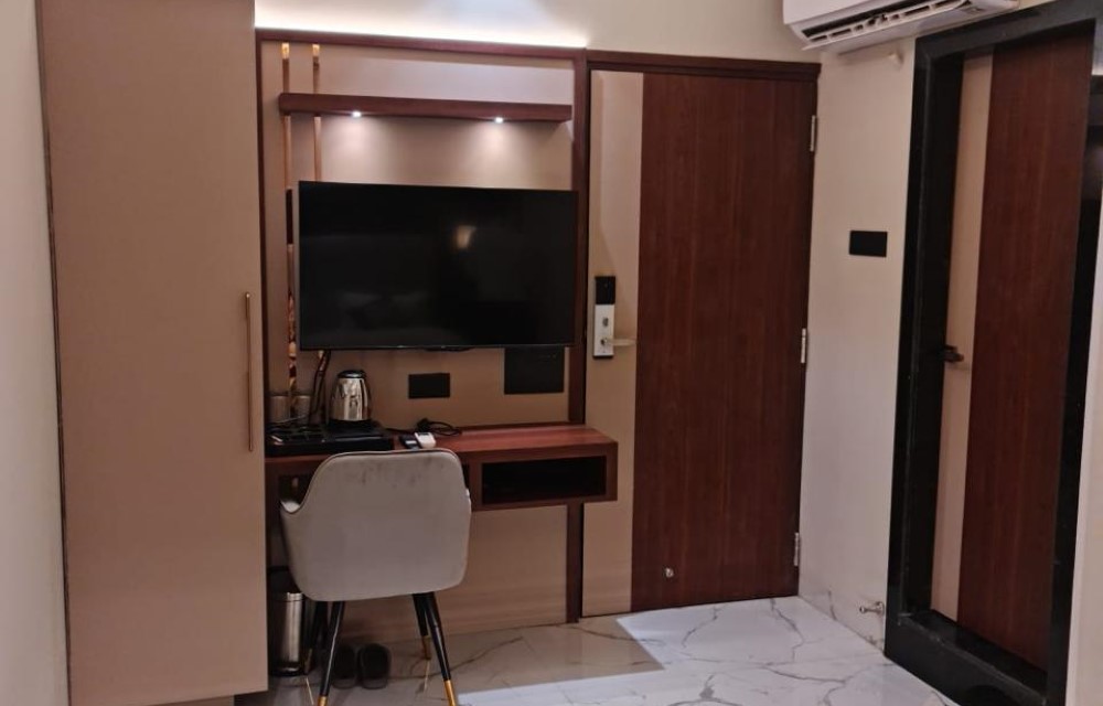 Exploring the Vibrant Nightlife at Hotel Sunshine Grand in Plot no- C 79, Buddh Vihar Vyavasaik Yojna, Tara Mandal, Gorakhpur, Uttar Pradesh - 273001